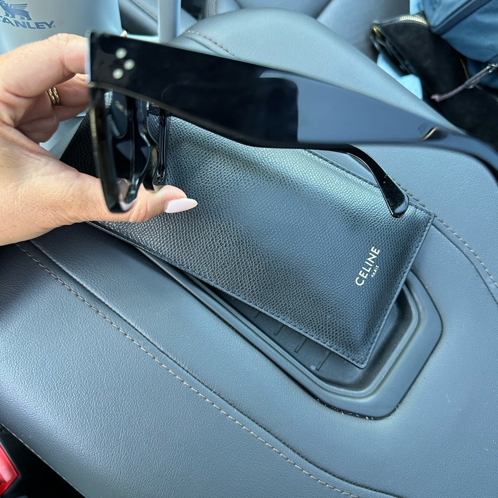 Celine cat-eye sunglasses S004 in black acetate with polarized black lenses - Picture 4 of 5